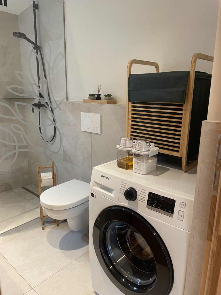 BB4DDD88-4DB0-4946-911D-6E340C3984FC